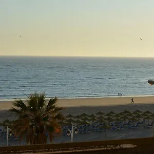 apartamento-playa-victoria-cadiz-11009.es-andalucia.com/